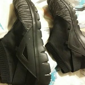 water board shoes look at pictures tells you want you need to know